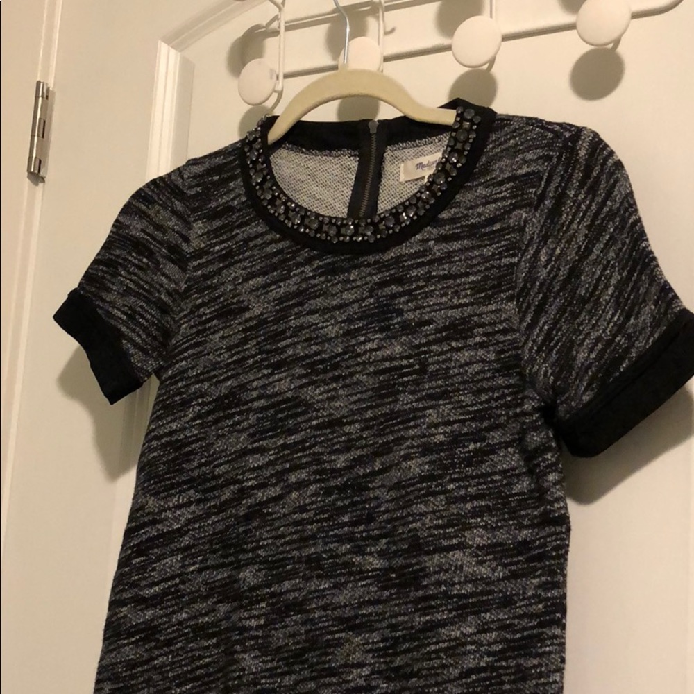 Madewell short sleeves top neck w/ decor CHARCOAL
